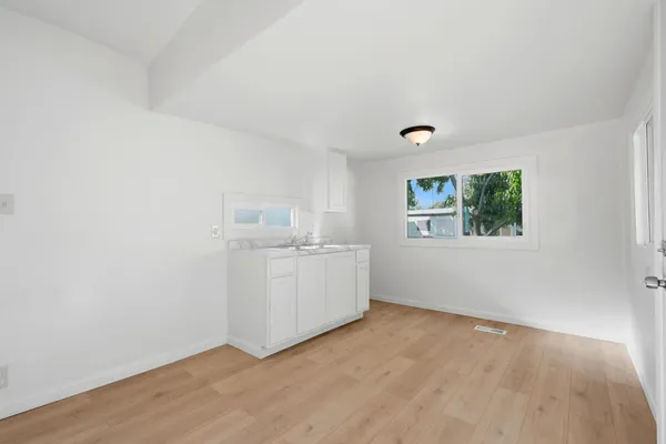 $38,499 | 715 South Kaweah Avenue, Unit 9, Exeter, CA 93221