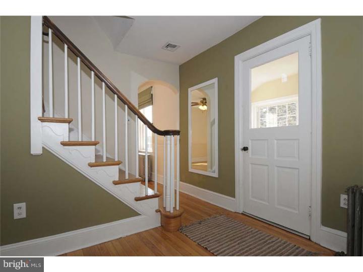31 Berkley Road Devon, PA 19333 - Photo 4 of 18 Foyer