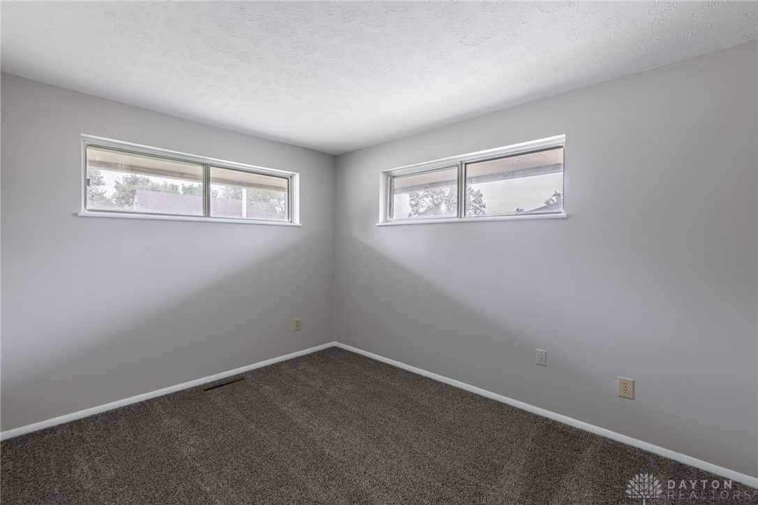 5755 Benedict Road Dayton, OH 45424 - Photo 10 of 21 Gallery Image 10
