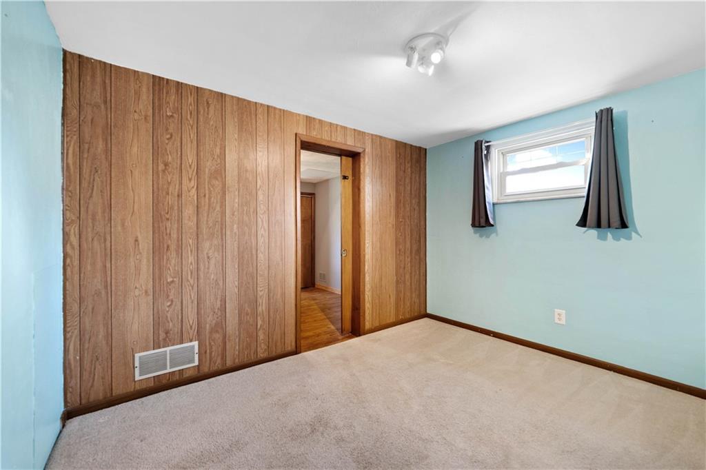 5347 Blossom Road Pittsburgh, PA 15236 - Photo 17 of 37 Gallery Image 17