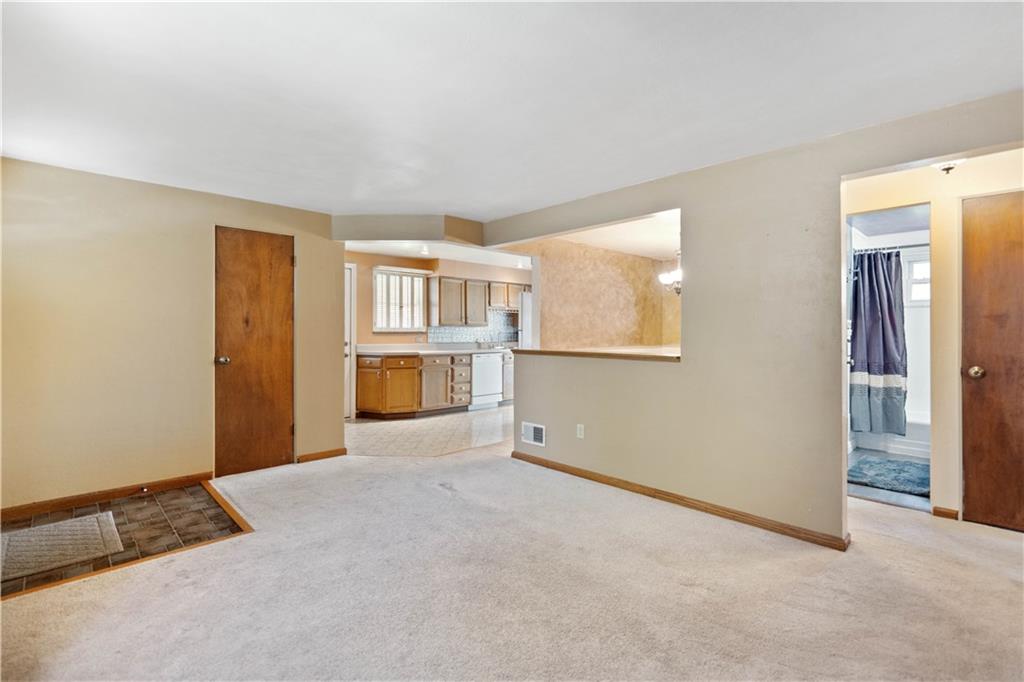 5347 Blossom Road Pittsburgh, PA 15236 - Photo 5 of 37 Gallery Image 5