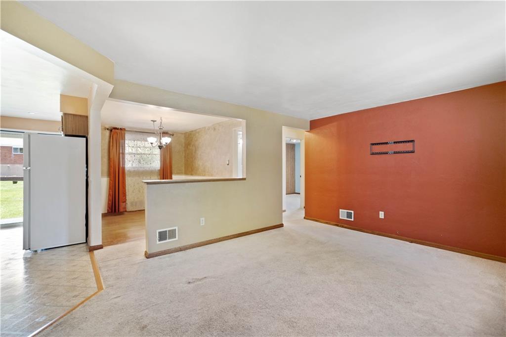 5347 Blossom Road Pittsburgh, PA 15236 - Photo 7 of 37 Gallery Image 7