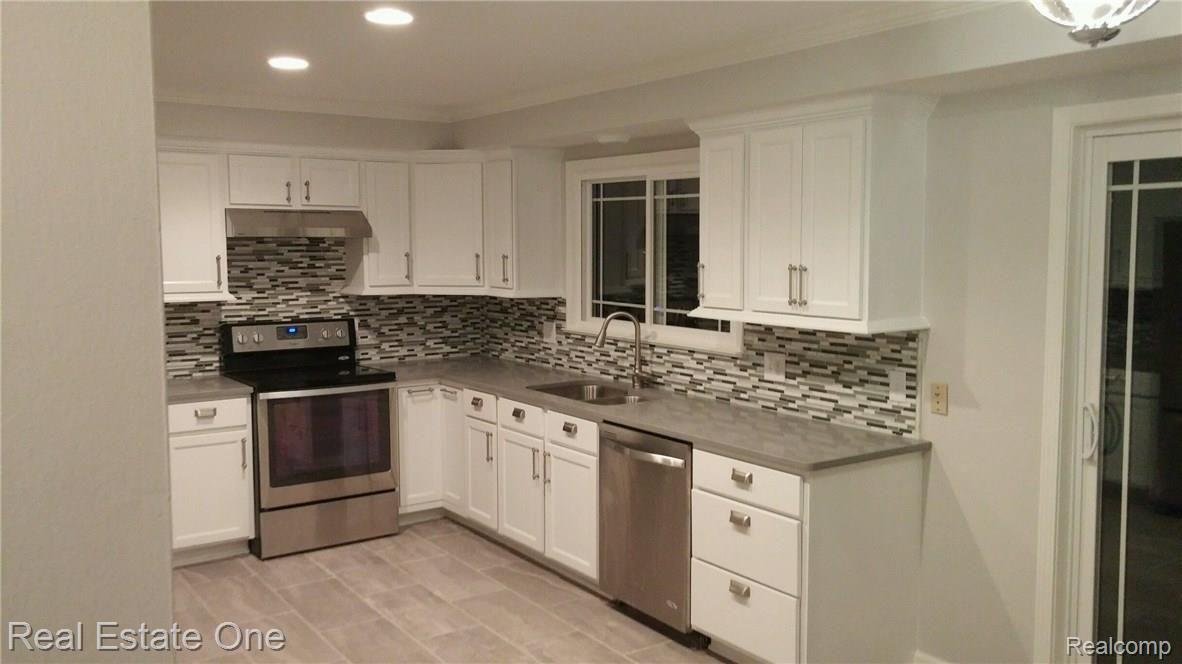 4050 Stoneleigh Road Bloomfield Hills, MI 48302 - Photo 15 of 25 PART_1447897841592_1118152008.jpg