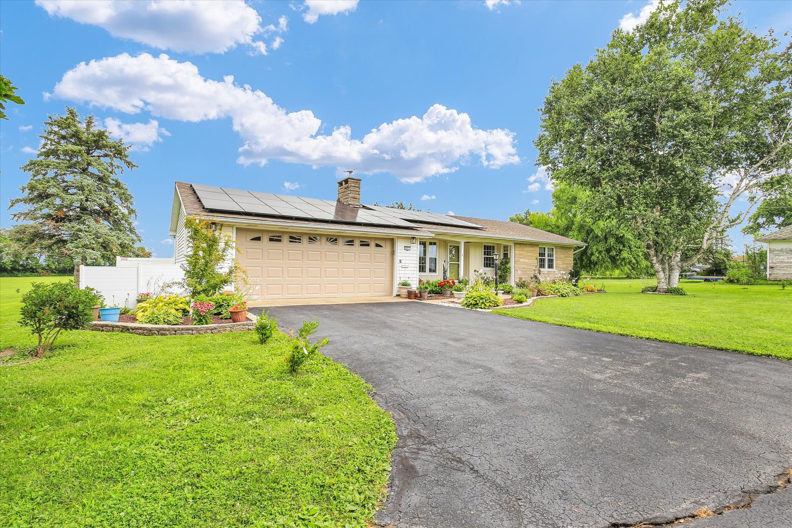 601 West Woodyard Avenue Ridge Farm, IL 61870 - Photo 2 of 38