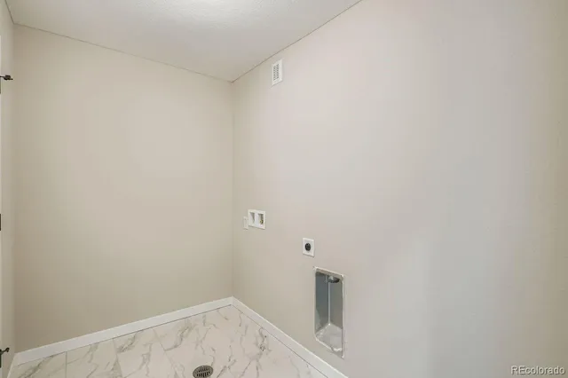 a view of terrace with city view