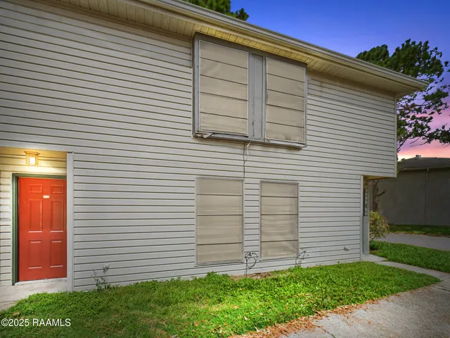 $950 | 201 High Meadows Boulevard, Unit 122, Lafayette, LA 70507
