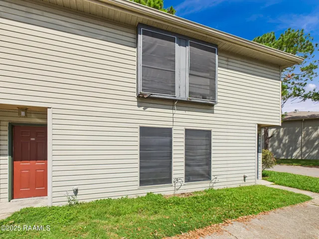 $950 | 201 High Meadows Boulevard, Unit 122, Lafayette, LA 70507