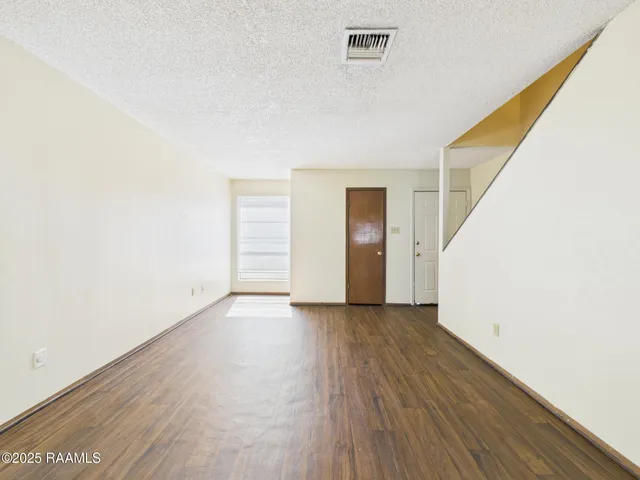 $950 | 201 High Meadows Boulevard, Unit 122, Lafayette, LA 70507