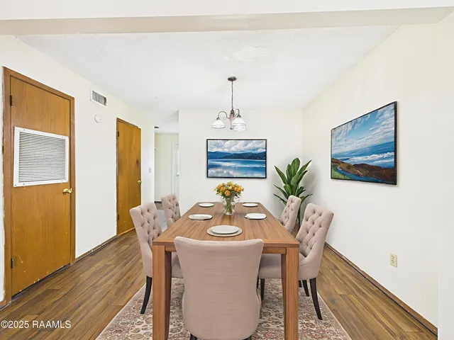 $950 | 201 High Meadows Boulevard, Unit 122, Lafayette, LA 70507