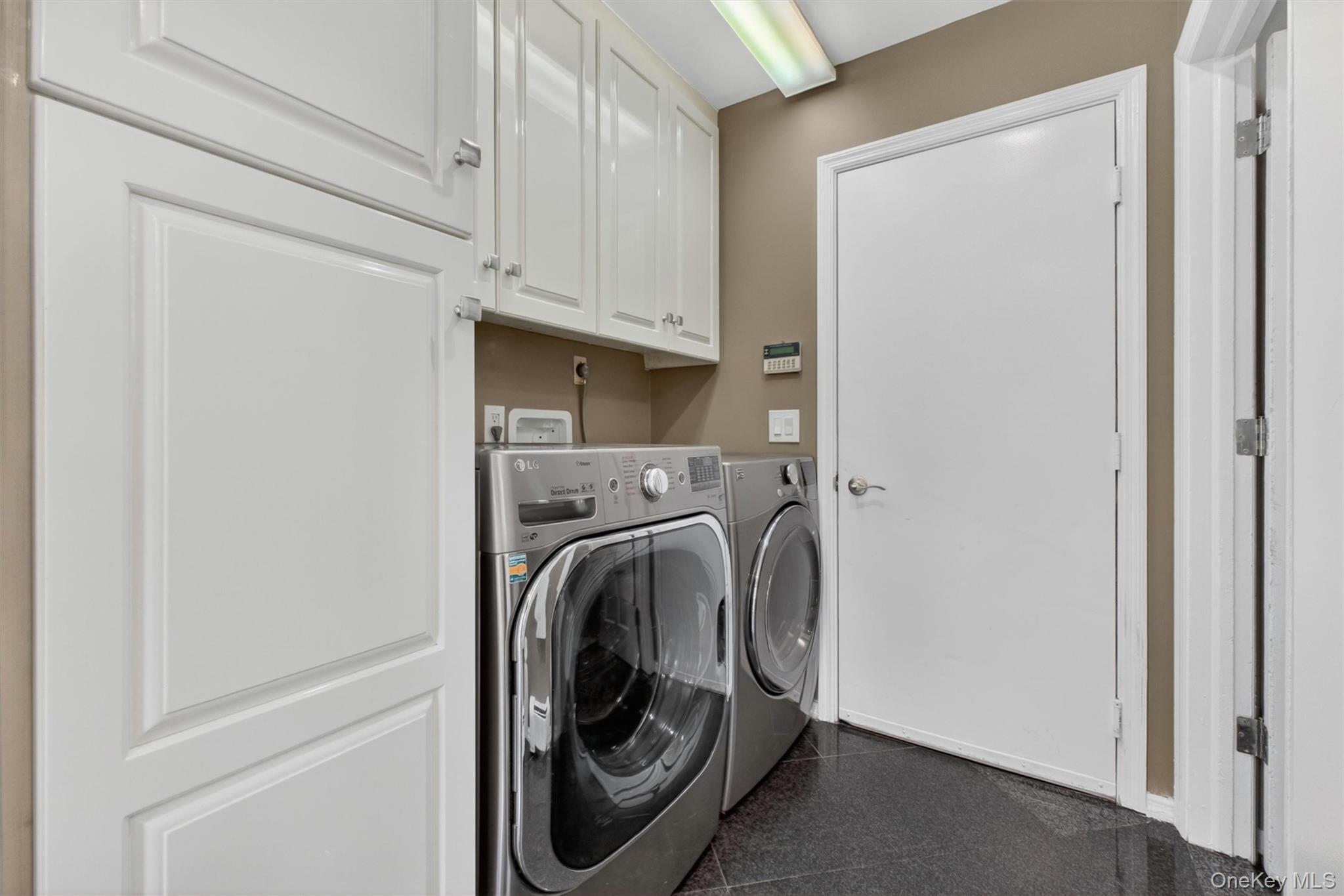 18 Millbank Road Poughkeepsie, NY 12603 - Photo 33 of 50 a utility room with dryer and washer