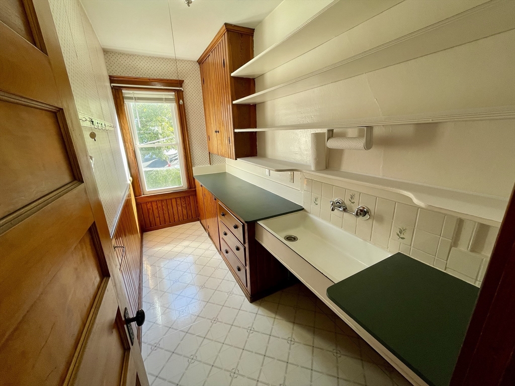 21 Watson Avenue, Unit 2 Worcester, MA 01606 - Photo 16 of 20