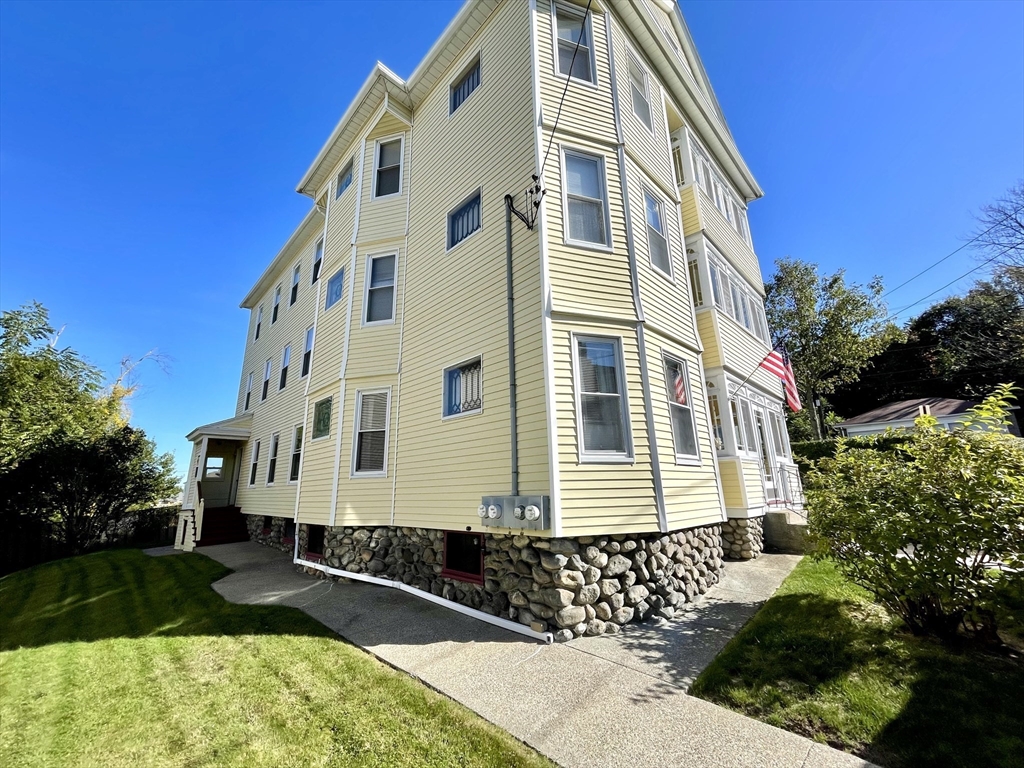 21 Watson Avenue, Unit 2 Worcester, MA 01606 - Photo 2 of 20