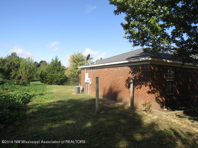 5155 Poplar Corner Road Walls, MS 38680 - Photo 5 of 31 IMG_2864