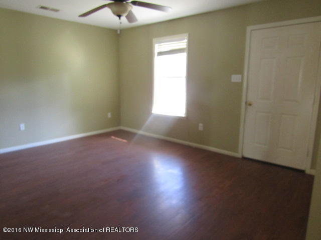 5155 Poplar Corner Road Walls, MS 38680 - Photo 8 of 31 IMG_2867