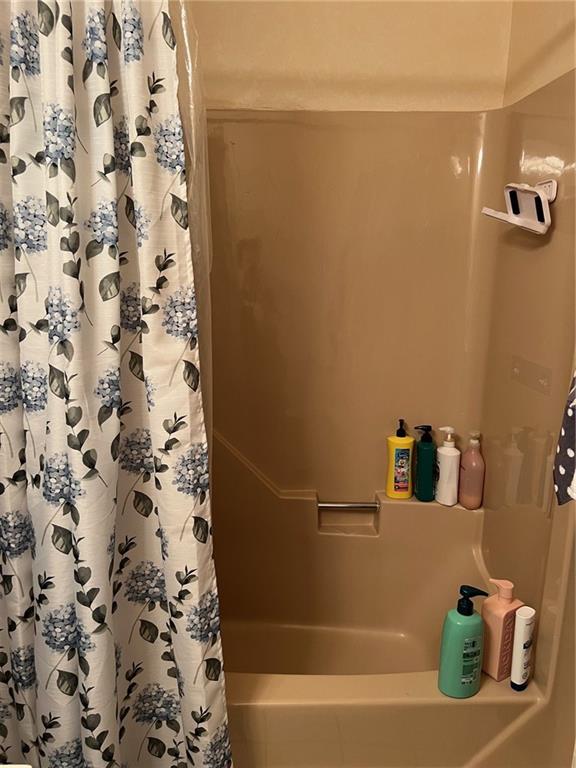 671 York Run Road Smithfield, PA 15478 - Photo 11 of 49 Main Floor Full Bathroom