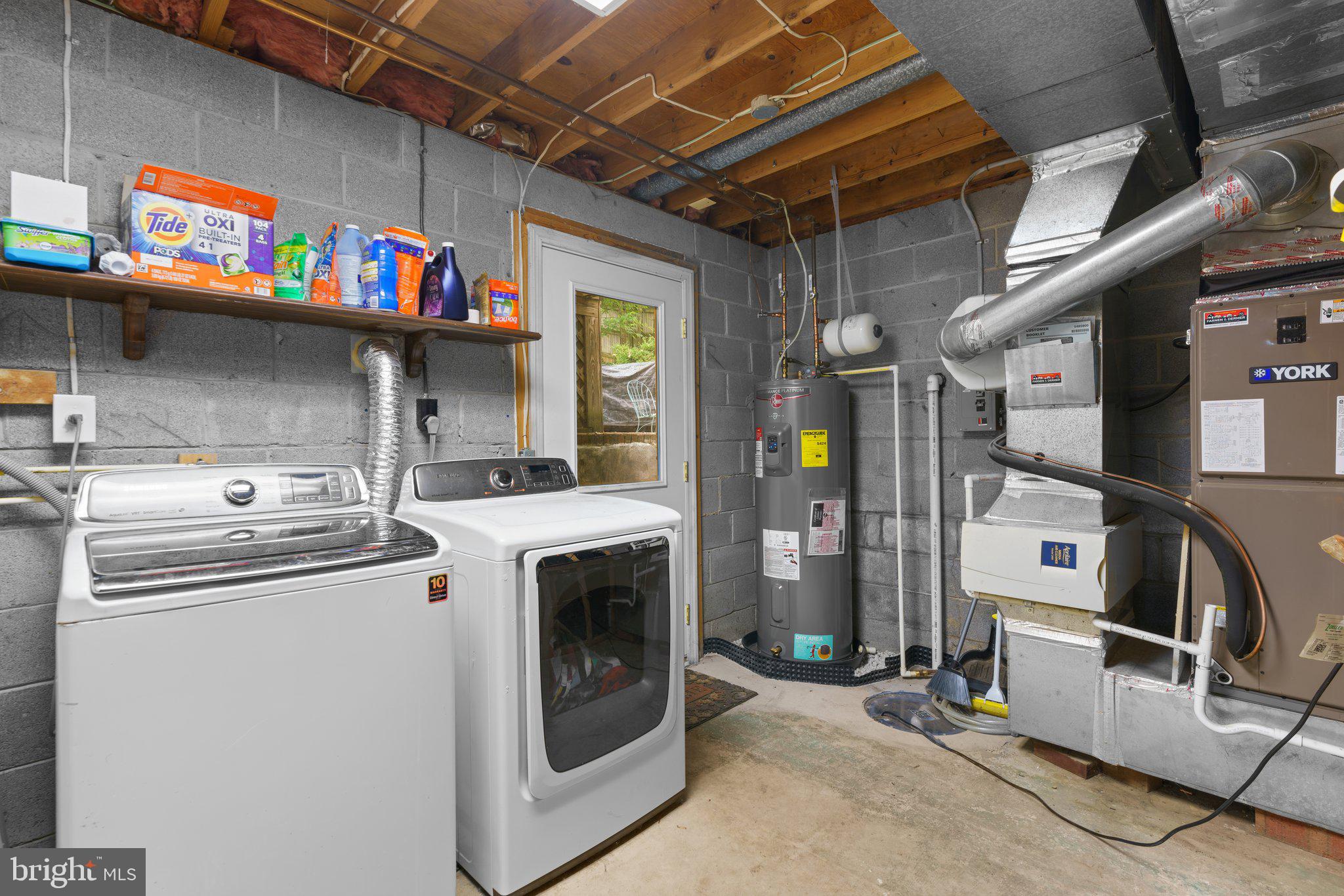 8642 Bali Road Ellicott City, MD 21043 - Photo 25 of 29 Laundry