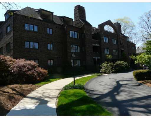 316 Beaver Road, Unit 302 Sewickley, PA 15143 - Photo 1 of 7 Exterior Front.