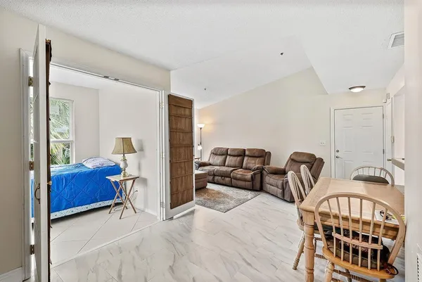$1,800 | 2319 North Congress Avenue, Boynton Beach, FL 33426