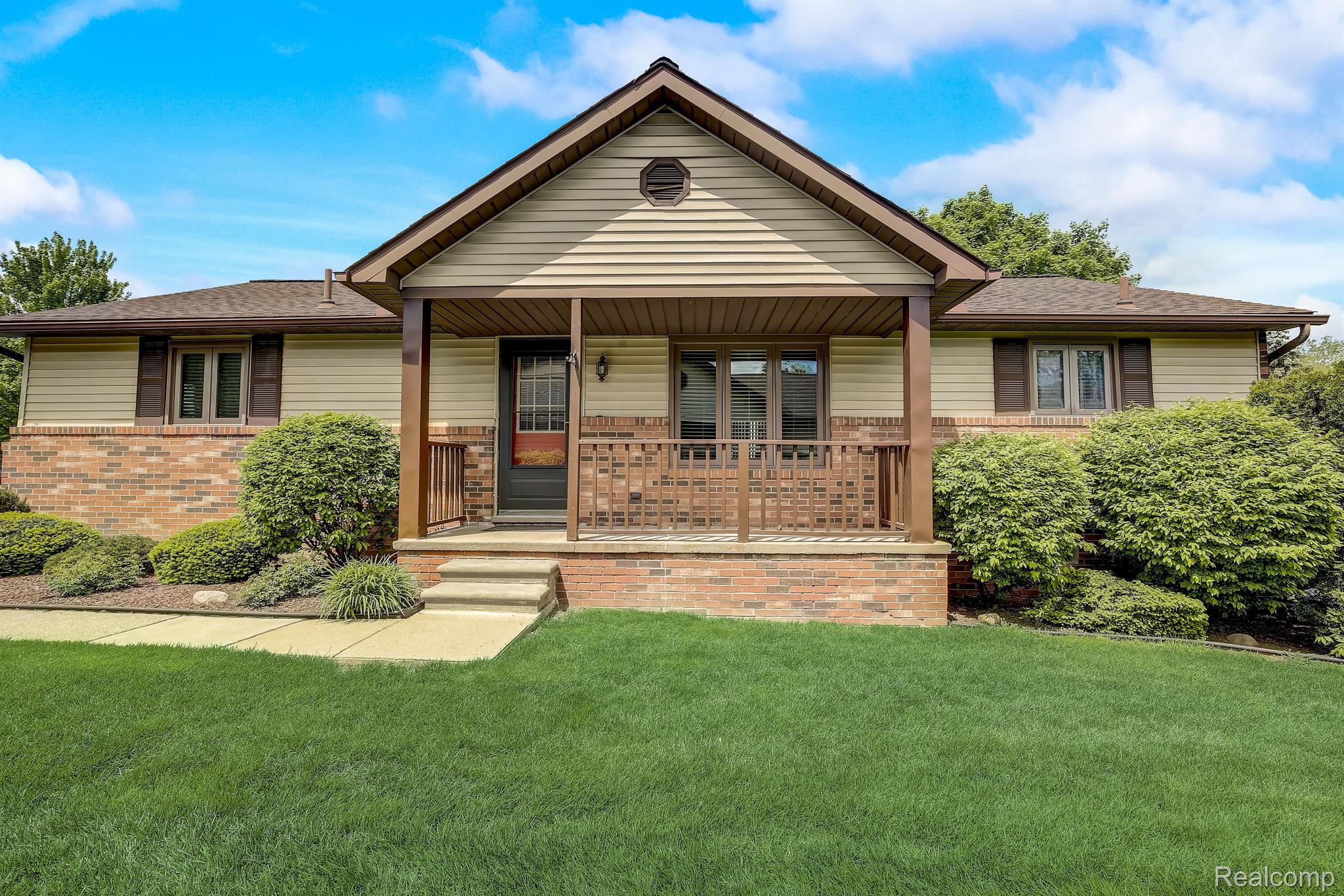2298 London Bridge Drive, Unit 56 Rochester, MI 48307 - Photo 2 of 30 Gallery Image 2