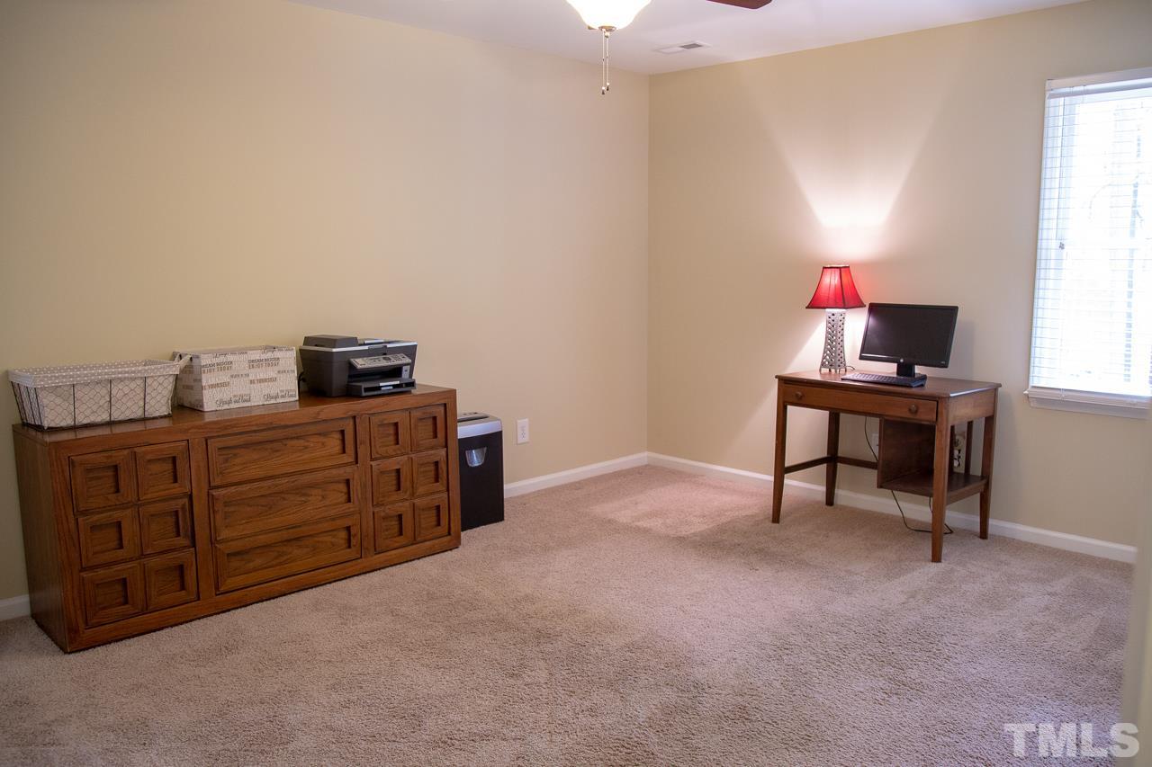 5613 Hamstead Crossing Raleigh, NC 27612 - Photo 11 of 20 a workspace with furniture