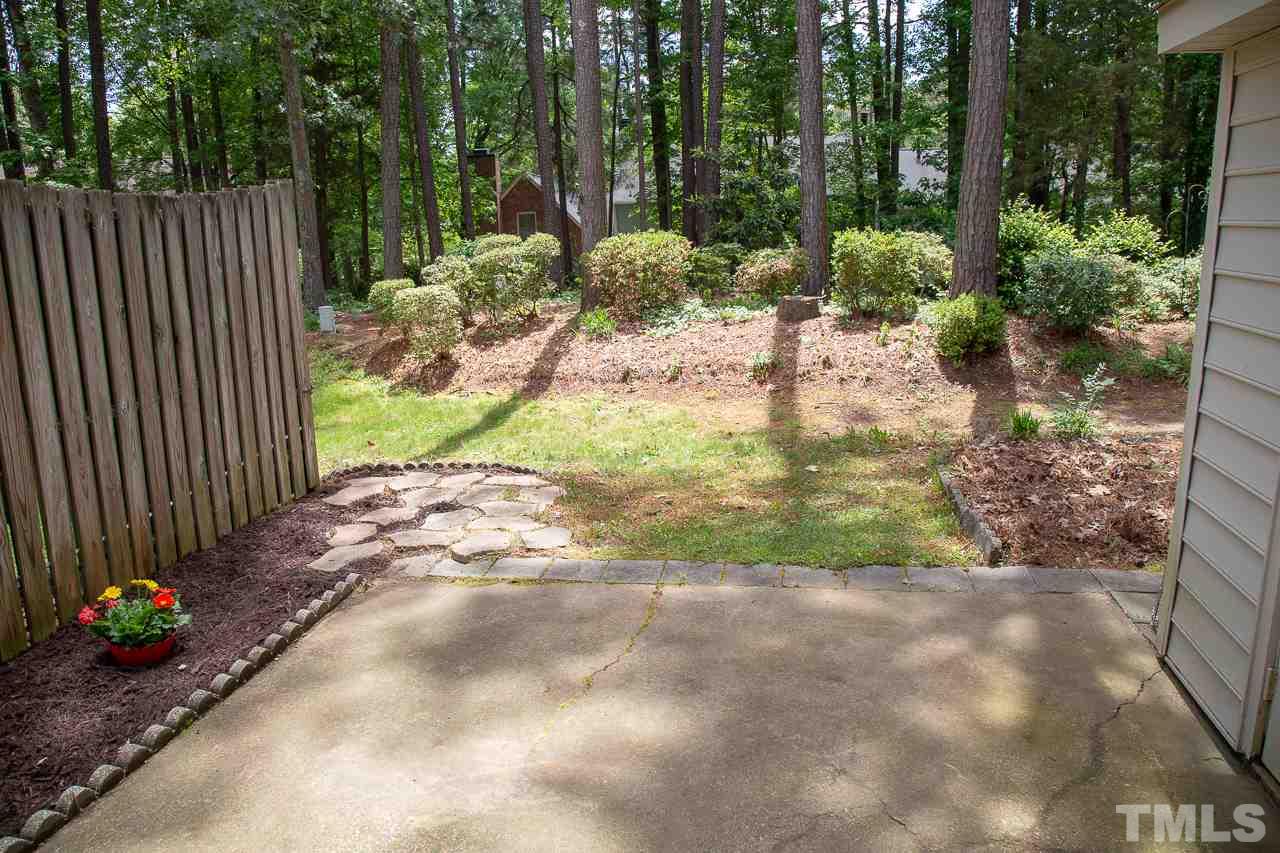 5613 Hamstead Crossing Raleigh, NC 27612 - Photo 19 of 20 a view of yard