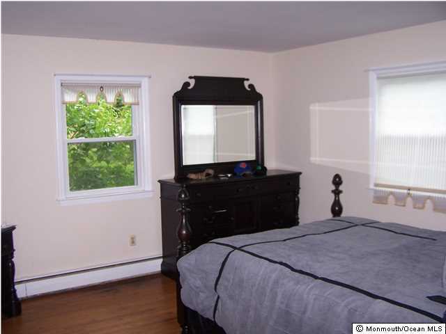 39 Holland Road Middletown, NJ 07748 - Photo 8 of 10 Additional Photo