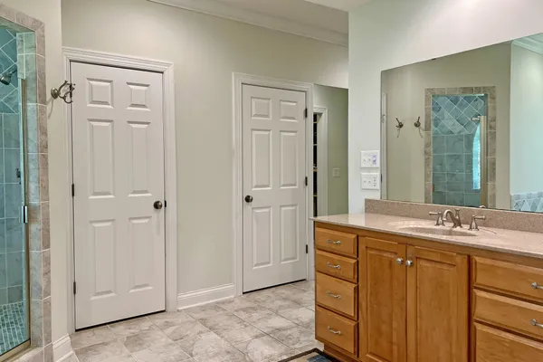 a view of a storage & utility room with washer and dryer