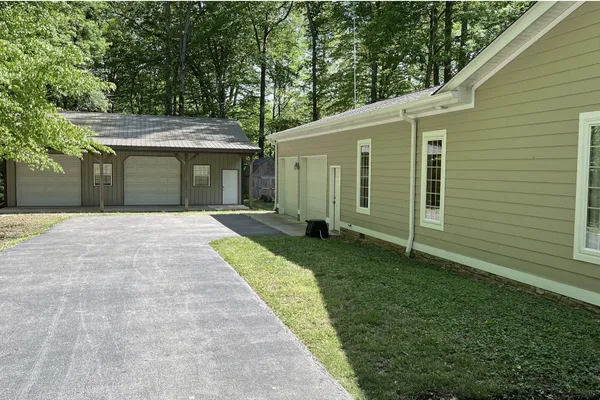 $824,900 | 1371 Johns Loop Road, Franklin, KY 42134