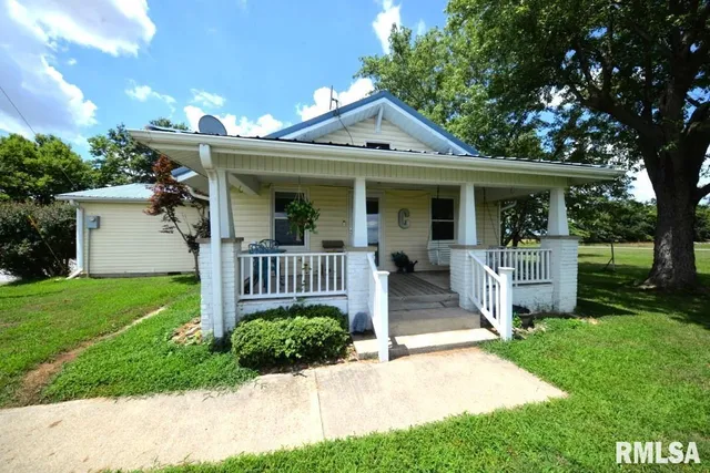 $210,000 | 793 County Road 635, Wayne City, IL 62895