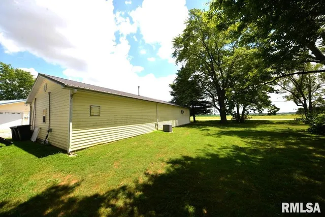 $210,000 | 793 County Road 635, Wayne City, IL 62895
