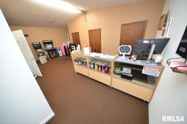 $210,000 | 793 County Road 635, Wayne City, IL 62895