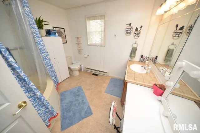 $210,000 | 793 County Road 635, Wayne City, IL 62895