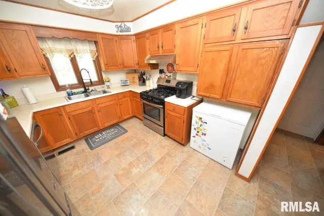 $210,000 | 793 County Road 635, Wayne City, IL 62895