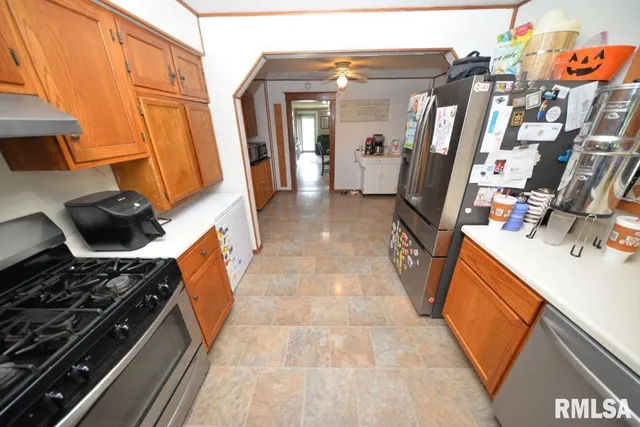 $210,000 | 793 County Road 635, Wayne City, IL 62895