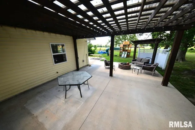 $210,000 | 793 County Road 635, Wayne City, IL 62895