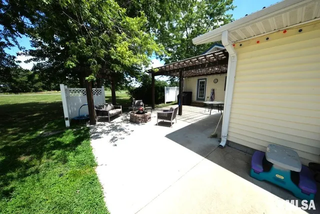 $210,000 | 793 County Road 635, Wayne City, IL 62895