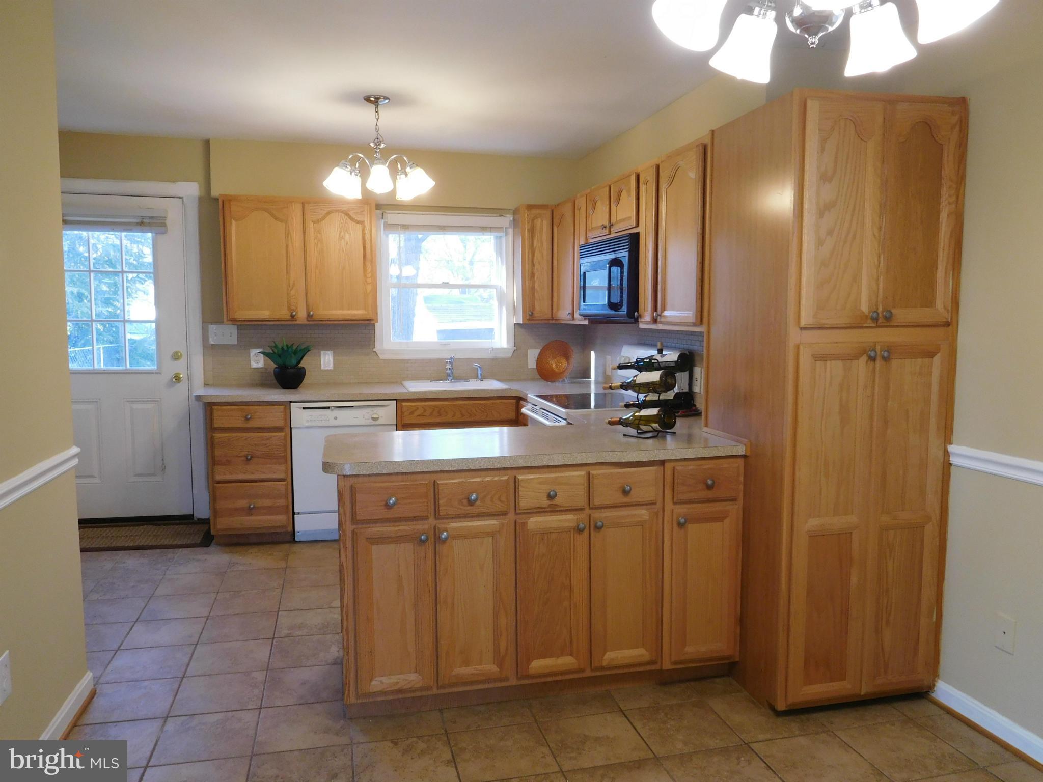 842 Riverside Drive Pasadena, MD 21122 - Photo 8 of 25 Plenty of storage