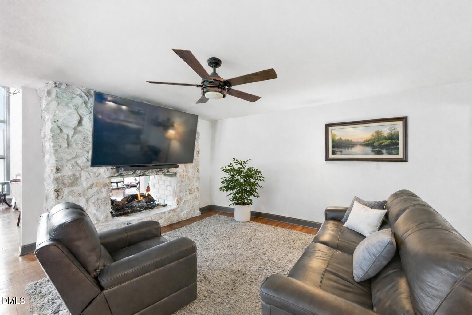 474 East Barefoot Road Newton Grove, NC 28366 - Photo 21 of 63 Family Room