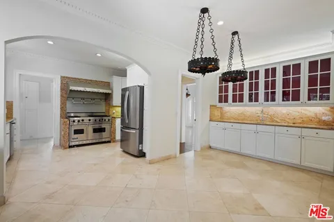 $13,000 | 624 South Arden Boulevard, Los Angeles, CA 90005
