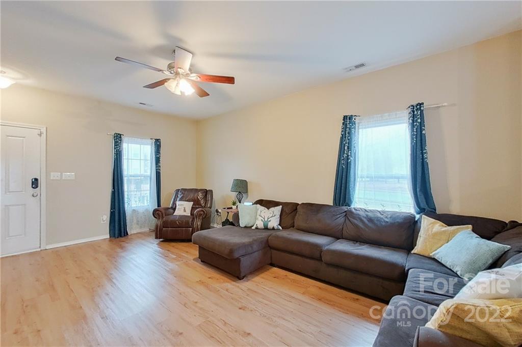 12803 Longstraw Road Charlotte, NC 28227 - Photo 4 of 37 Gallery Image 4