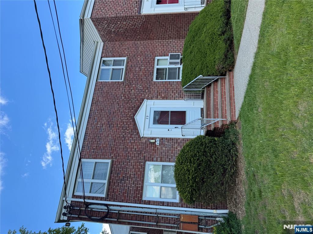 476 Heath Place, Unit 29 Hackensack, NJ 07601 - Photo 2 of 7