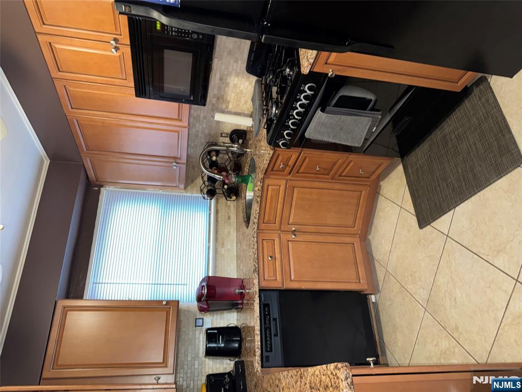 476 Heath Place, Unit 29 Hackensack, NJ 07601 - Photo 5 of 7