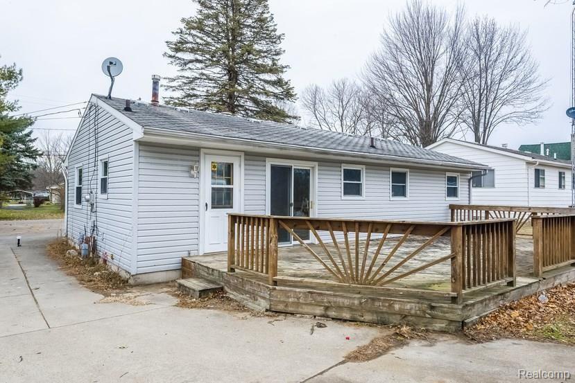 399 Kent Street Carleton, MI 48117 - Photo 5 of 24