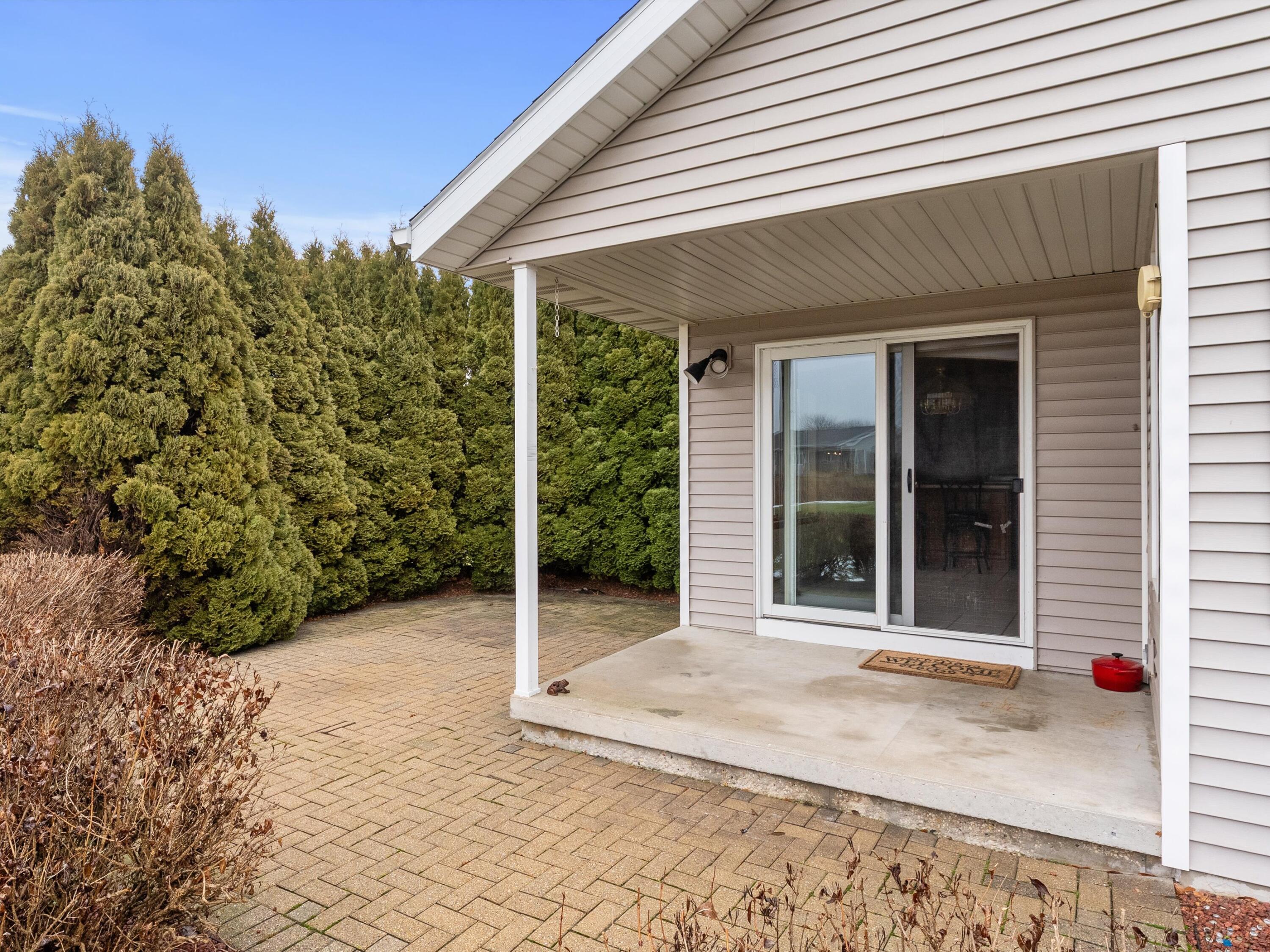 1510 Blue Heron Drive Two Rivers, WI 54241 - Photo 5 of 23 22-022_2723797_07061