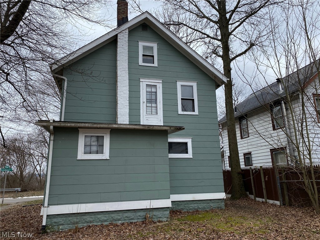 291 Lookout Avenue Akron, OH 44310 - Photo 3 of 23