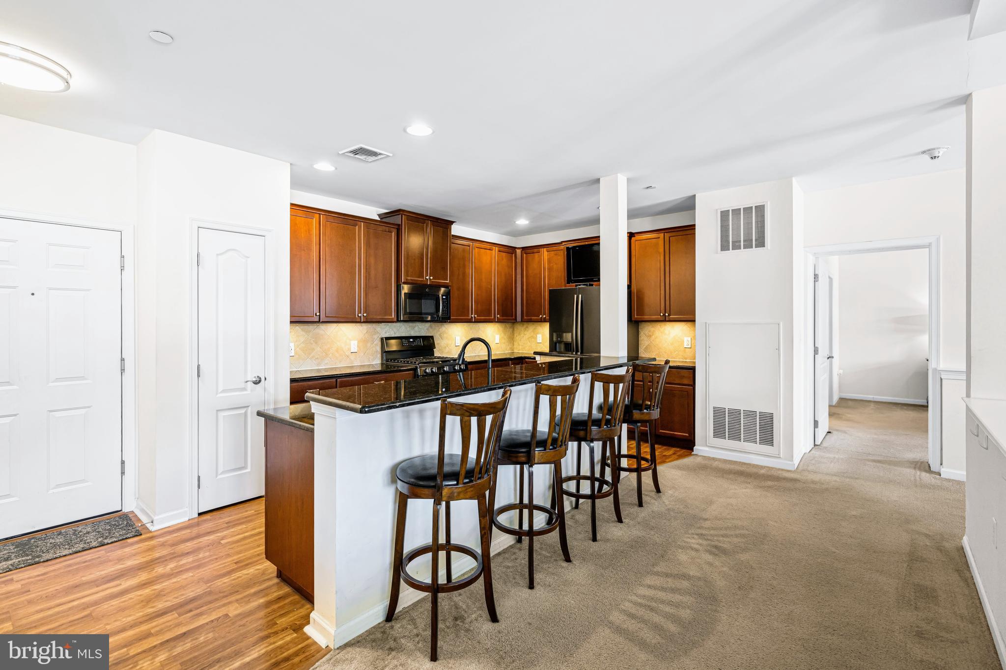 372 Carson Terrace Huntingdon Valley, PA 19006 - Photo 2 of 22