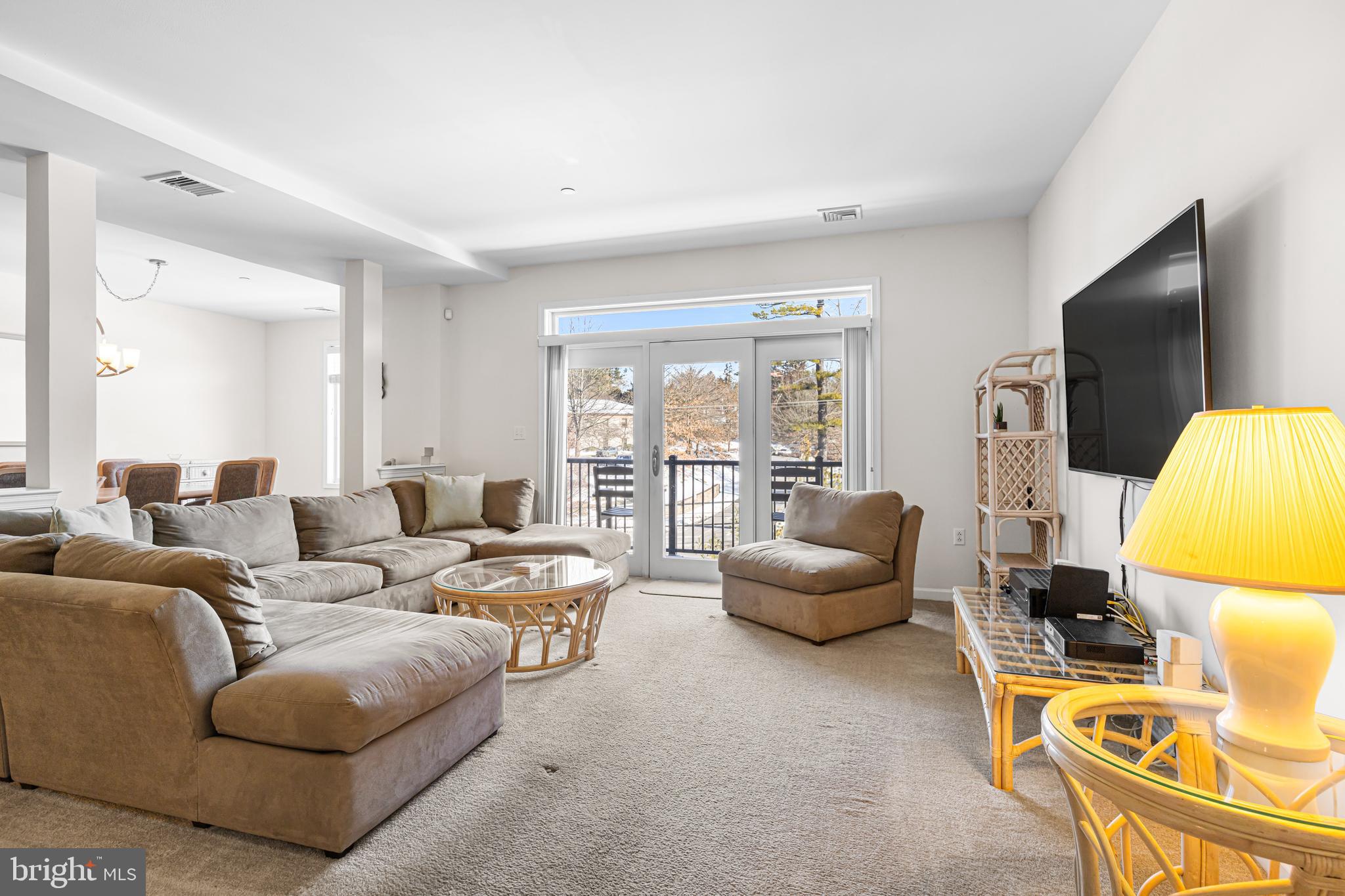 372 Carson Terrace Huntingdon Valley, PA 19006 - Photo 7 of 22