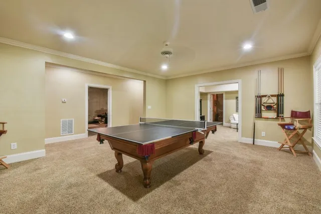 a view of an entrance of the house