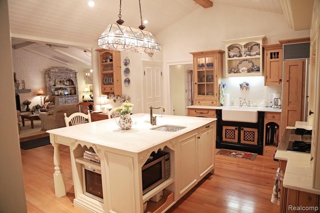 10465 Reese Road Clarkston, MI 48348 - Photo 20 of 58 Kitchen Open to Great Room