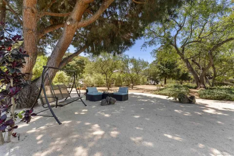 $1,249,000 | 10525 Burned Oak Lane, Escondido, CA 92026